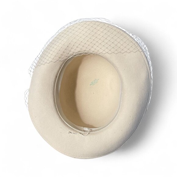 Vintage Ivory Felt Hat w/ Birdcage Veil & Feather Trim — Made in USA - Picture 4 of 4